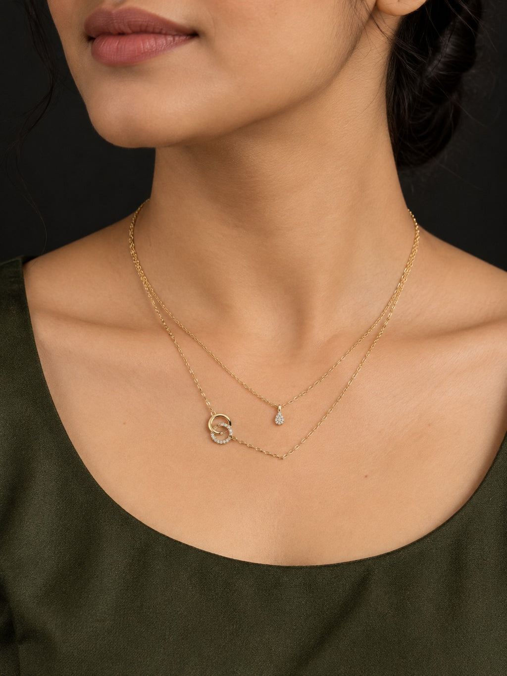 Golden Interlocking Circle Necklace