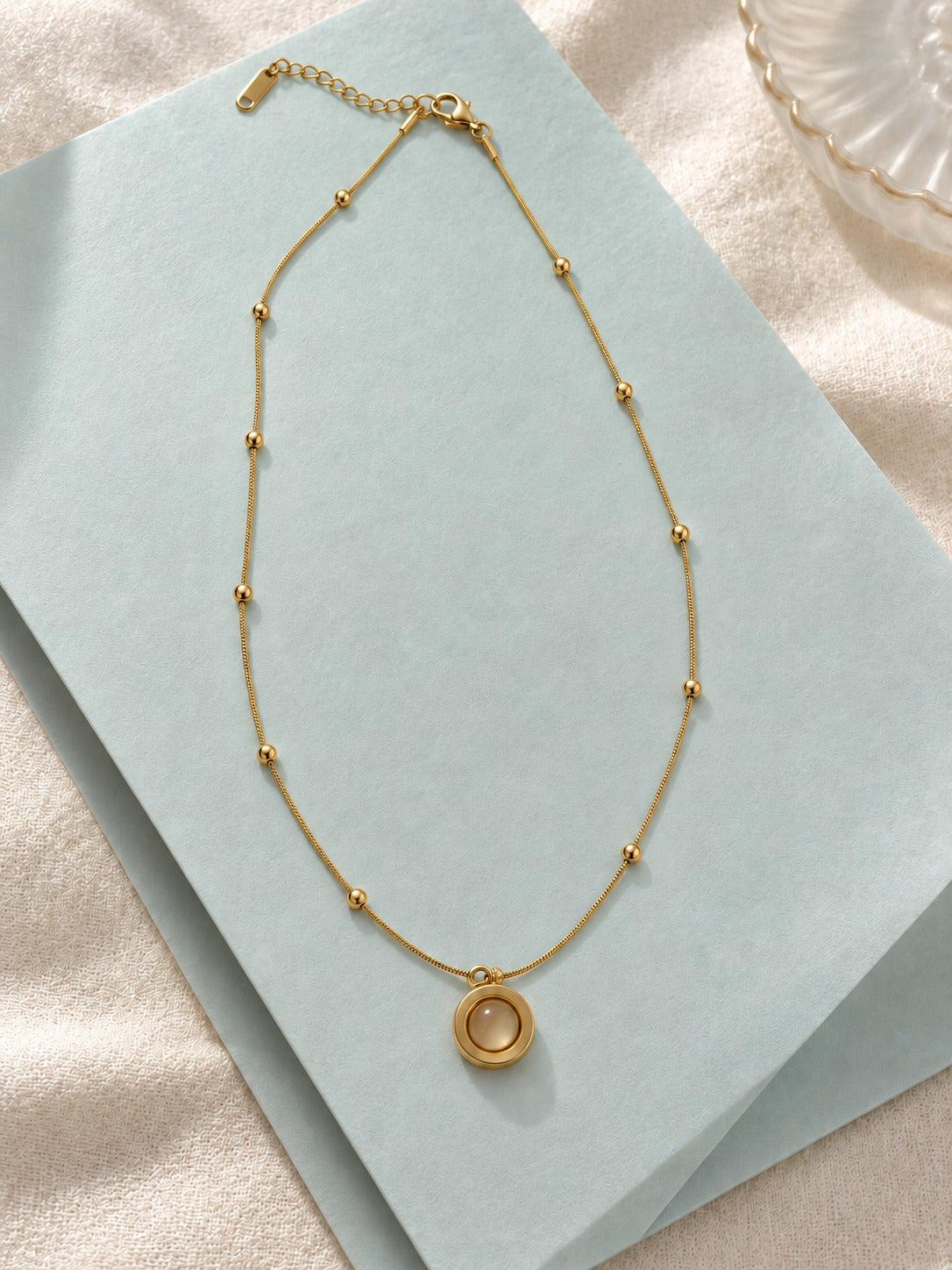 Gold Round Pendant Beaded Necklace